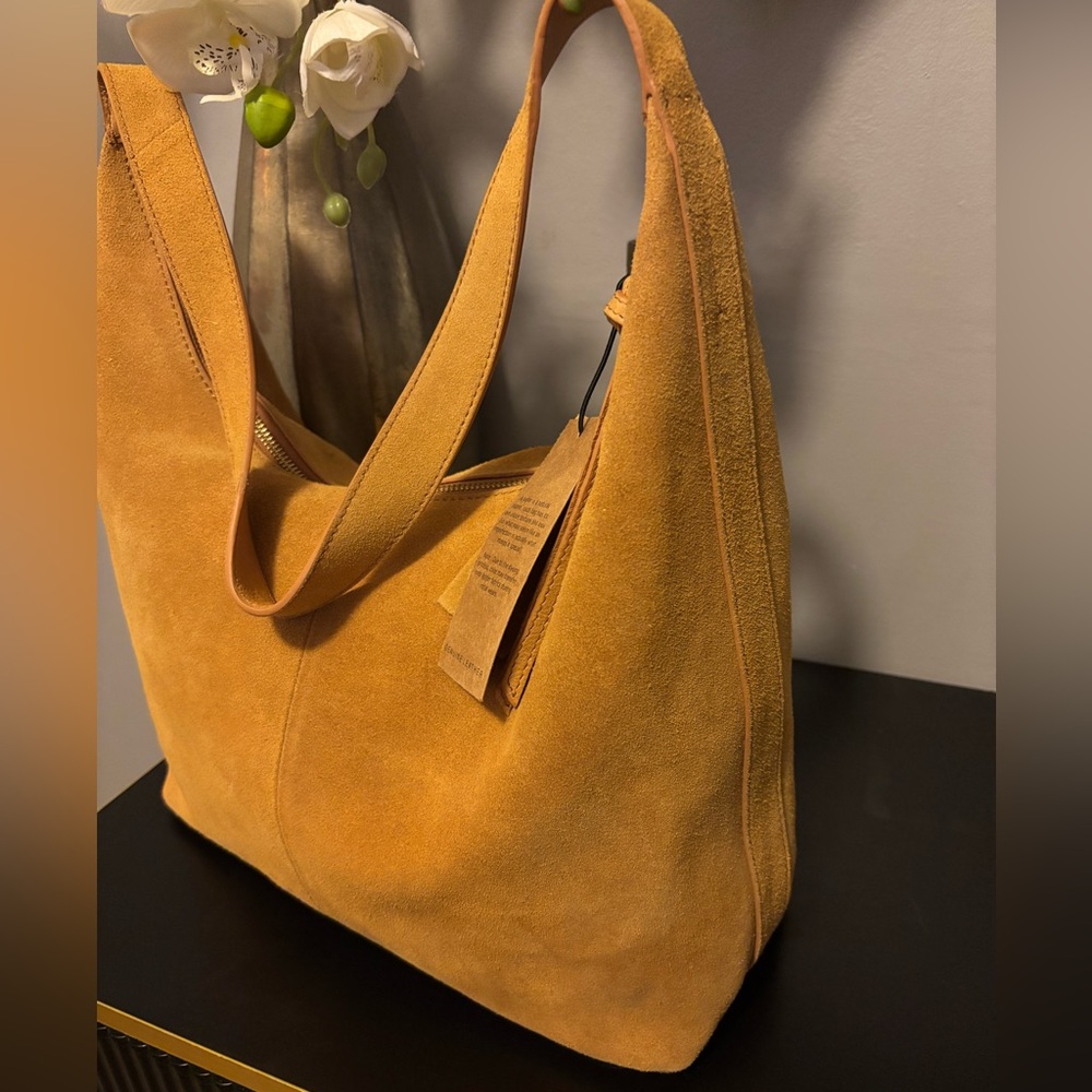 NWT- Margot New York Suede Leather Tan Shoulder Hobo Bag. New With Tags. - Picture 2 of 16